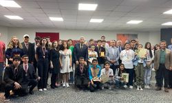 Eskişehir'de bilgi yarışmasının final etabı düzenlendi