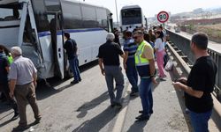 Feci kaza: Fabrika işçilerini taşıyan iki midibüs, otobüs ile çarpıştı!