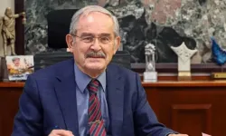 Yılmaz Büyükerşen'den gündeme dair sert eleştiriler: "Siyaset arap saçına döndü"