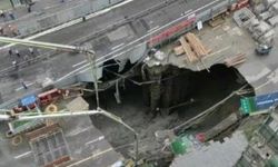 Çin’de metro inşaatı yakınlarında yol çöktü!