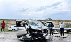 Sivas’ta iki otomobil kafa kafaya çarpıştı: 5 yaralı