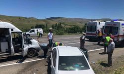 Sivas'ta otomobil yoldan çıktı: 3 yaralı
