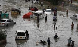 Pakistan’da şiddetli fırtına: 8 ölü, 40 yaralı!