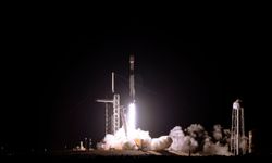 SpaceX, 23 Starlink uydusunu daha yörüngeye gönderdi