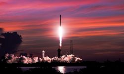 SpaceX 23 Starlink uydusunu yörüngeye gönderdi!