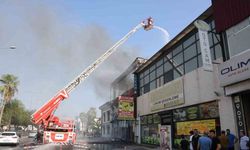 Otomobil yedek parça dükkanında yangın