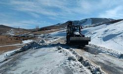 Tipi ve buzlanma nedeniyle kapanan yollar açılıyor