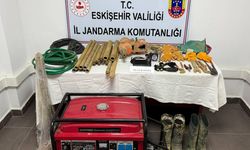 Eskişehir'de kaçak kazı yaparken yakalandılar