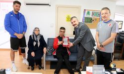 Azmi ve başarısıyla taktir topluyor!