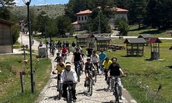 Gençler çevre için pedal çevirdi