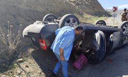 Kamyonet takla attı.... Yaralılar var!