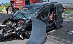 Kırıkkale’de kamyonet ile otomobil çarpıştı: 3 yaralı
