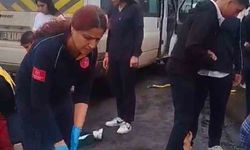 Öğrenci servisi tıra çarptı: 6 yaralı