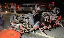 Otomobil kağıt gibi ezildi: 1 yaralı