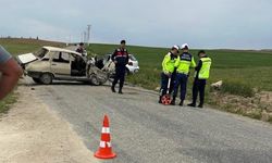 Otomobiller çarpıştı: Ölü ve yaralılar var!