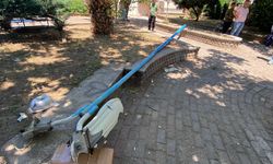 Parkta oturan şahıslar ölümden döndü: 2 yaralı