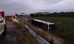 Yolcu otobüsü şarampole yuvarlandı: 10 yaralı
