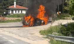 Eskişehir'de otomobil alev alev yandı