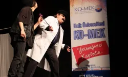 KO-MEK kursiyerleri sahnede tam not aldı