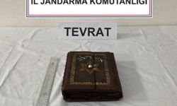 7 asırlık el yazması Tevrat ele geçirildi