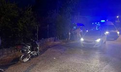 Motosiklet ile otomobil çarpıştı: 2 yaralı