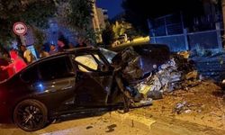Otomobil ağaca çarptı! Ölü ve yaralılar var
