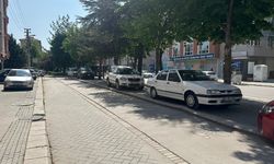 Kaldırım otopark... Eskişehir'de bu problem giderek derinleşiyor!