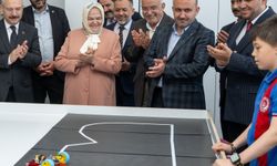 Çocuğa bak zehir gibi...