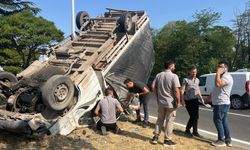 Eskişehir'de kamyonetle işçi servisi çarpıştı!