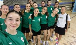 Eskişehir Kız Voleybol Takımı Türkiye yarı finallerinde