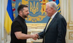 Ukrayna Devlet Başkanı Zelenskiy, Trump’ın Temsilcisi Kellogg ile bir araya geldi