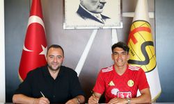Eskişehirspor'da ilk imzayı Akın Akman attı!