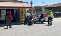 Eskişehir’de motosikletli kurye ile otomobil çarpıştı!