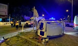 Ambulans kaza yaptı: 5 yaralı