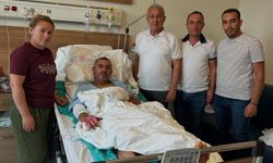 Yangın faciasının kahramanlarından biriydi.... Yaralı kahramana anlamlı ziyaret...