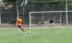 Eskişehir'de yaşıyor yıldız futbolcuya benziyor