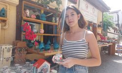 Çini atölyesinde sanatla şekillenen ürünler