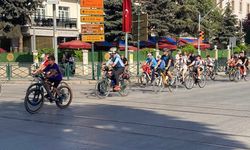 Zafer Bayramı'nı pedal çevirerek kutladılar