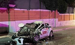 Otomobil, TIR’a arkadan çarptı : 1 ölü, 4 yaralı