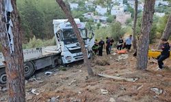 Şarampole savrulan tır sürücüsü yaralandı