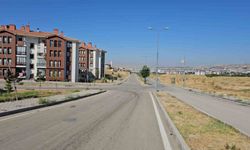 Sıcaklık 40 dereceye yaklaştı, caddeler boş kaldı
