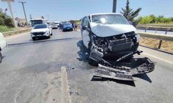 Tur aracı tur otobüsüne arkadan çarptı