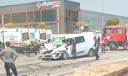 Eskişehir'de feci kaza: 1'i ağır 3 yaralı