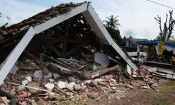 Endonezya'da 5,8 büyüklüğündeki deprem
