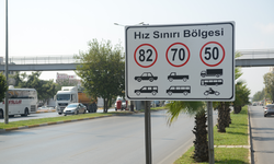 Sürücüler dikkat! Hız sınırı levhaları sil baştan değişiyor...