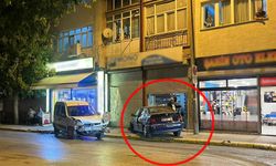 Eskişehir'de korkutan kaza: Kontrolden çıkan araç dükkana girdi!