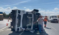 Eskişehir'e yük getiren TIR kaza yaptı