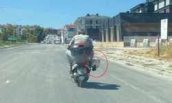 Eskişehir'de hayrete düşüren görüntü: Kaskı motosikletine takıp yolculuk yaptı