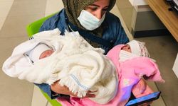 İkiz bebeklerden biri kuvözden düştü, hayatı değişti: Aile adalet arıyor