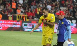 Mehmet Fuat Gölbaşı'nın performansı tribünlerde tepki çekti...